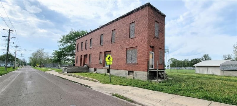 512 Monroe St, Iola, KS 66749