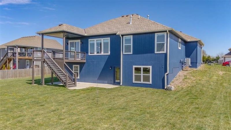 6992 141st St, Basehor, KS 66007