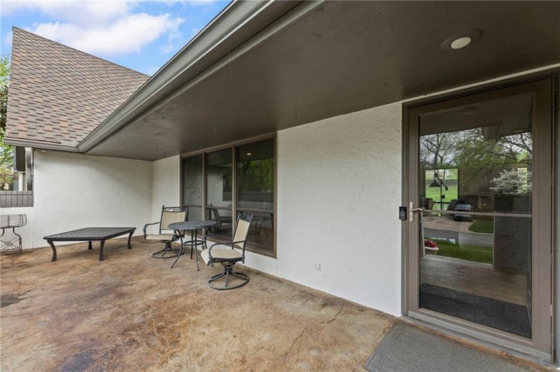 11262 Hadley St, Overland Park, KS 66210