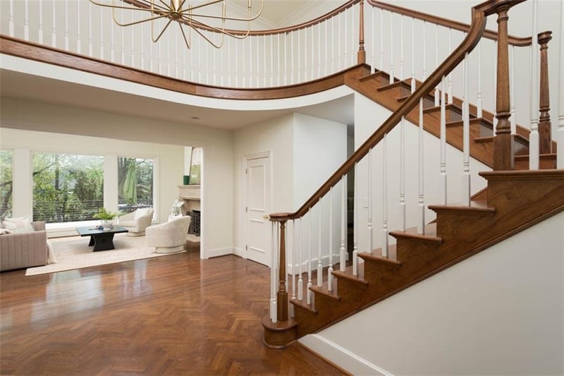 11413 Manor Rd, Leawood, KS 66211