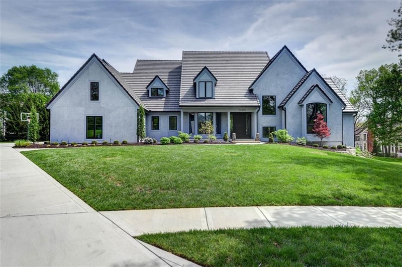 11413 Manor Rd, Leawood, KS 66211