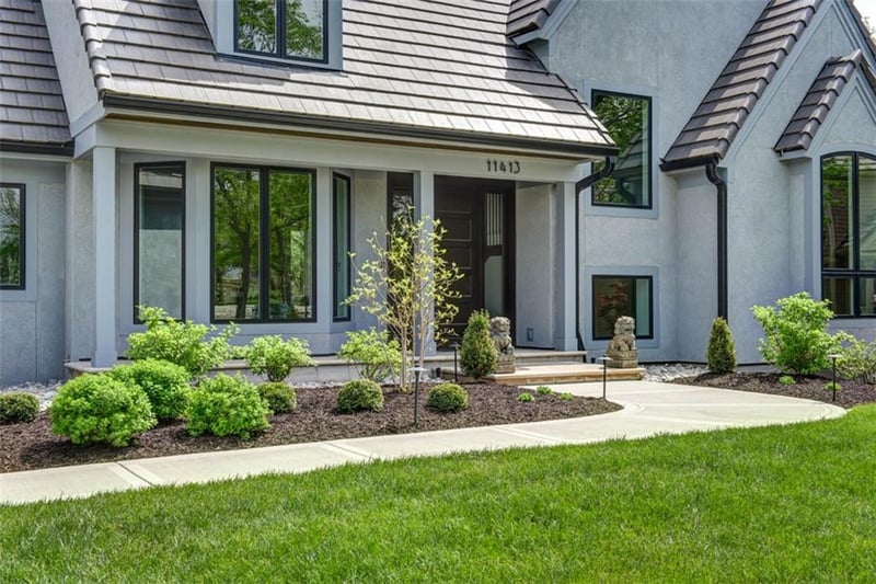 11413 Manor Rd, Leawood, KS 66211