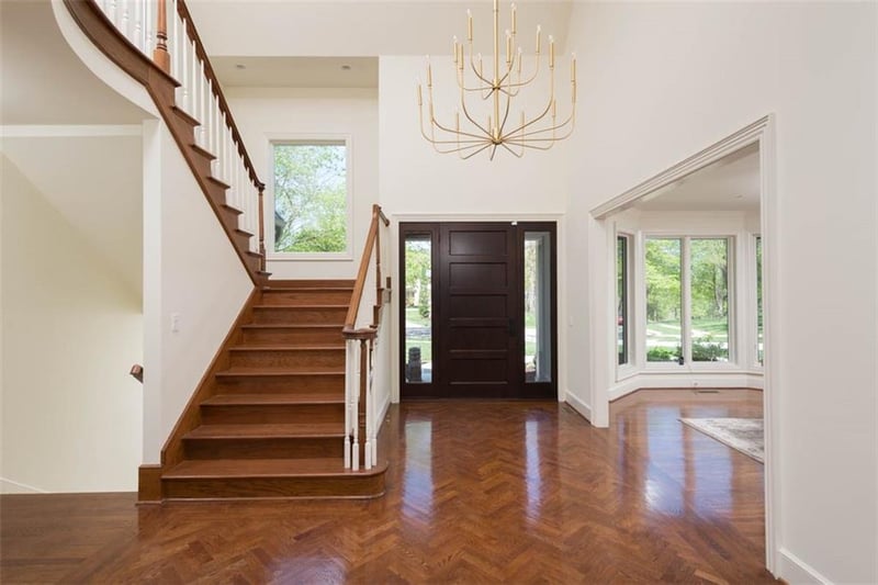 11413 Manor Rd, Leawood, KS 66211