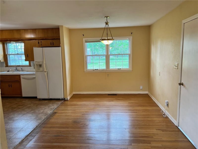 709 Mahaffie St, Olathe, KS 66061