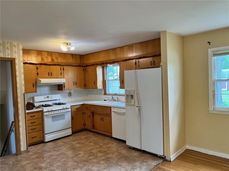 709 Mahaffie St, Olathe, KS 66061