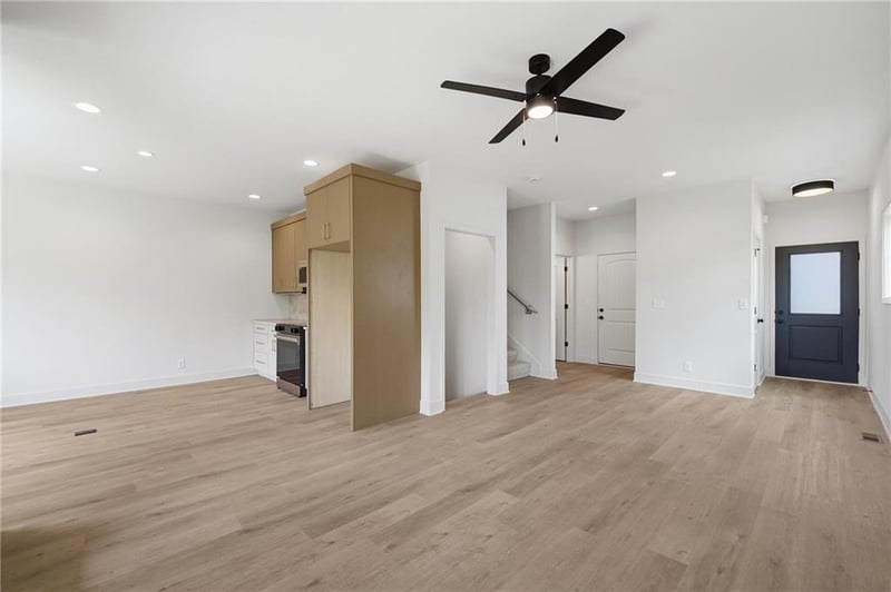 223-225 Orchard Ct, Lee's Summit, MO 64063