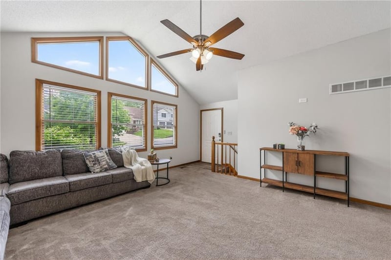 6248 Mercier St, Kansas City, MO 64118