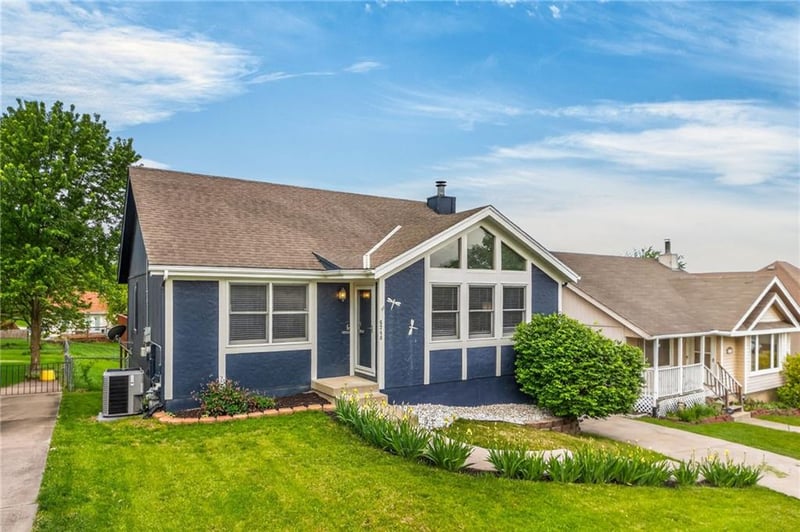 6248 Mercier St, Kansas City, MO 64118