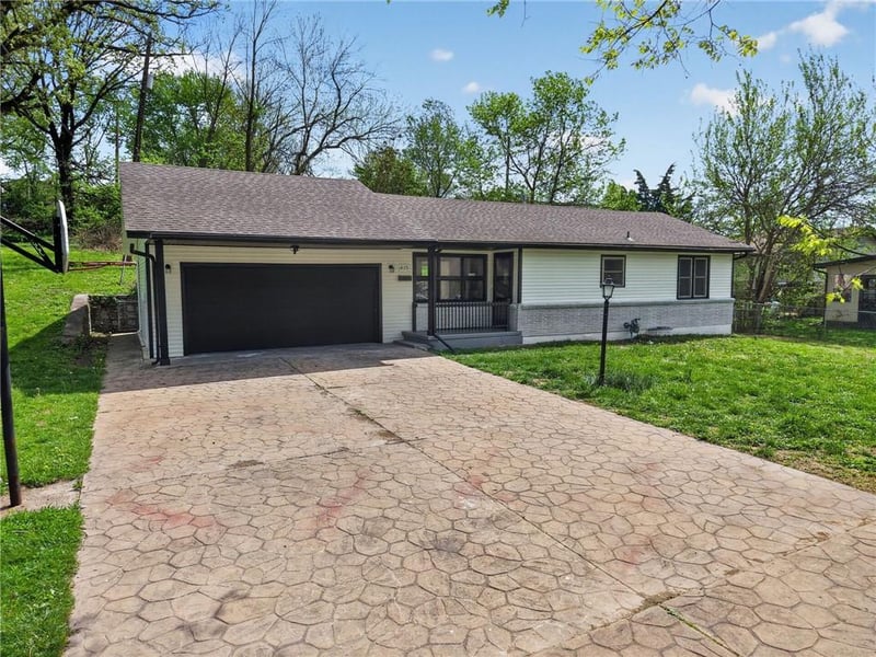 415 N 31st St, Kansas City, KS 66102