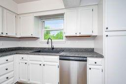 4612 Whispering Winds Dr #C, Lee's Summit, MO 64064