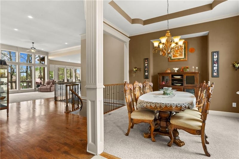608 NE Sundown Dr, Lee's Summit, MO 64064