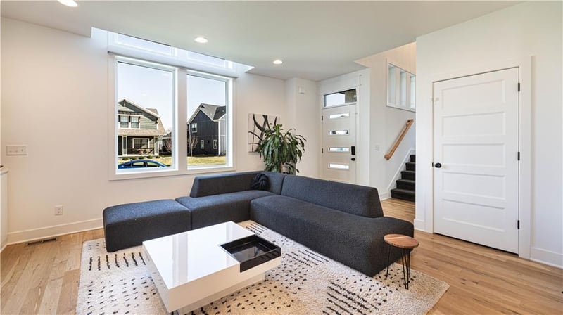 1032 Armie St, Lee's Summit, MO 64081