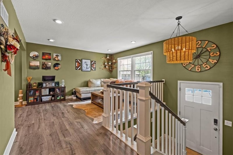 109 Moore Ct, Blue Springs, MO 64014
