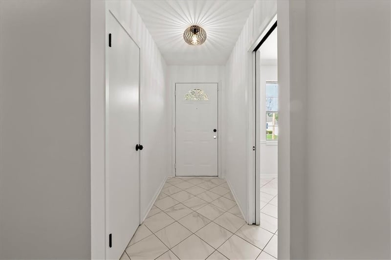 8125 Summit St, Kansas City, MO 64114