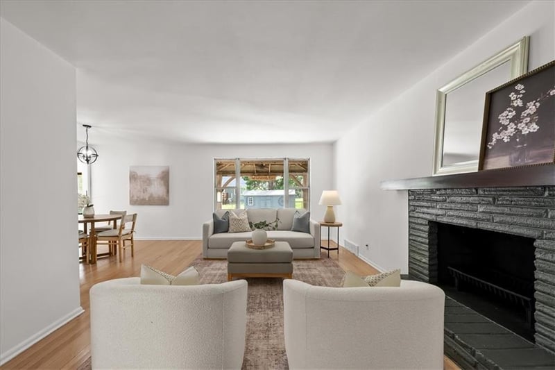 8125 Summit St, Kansas City, MO 64114