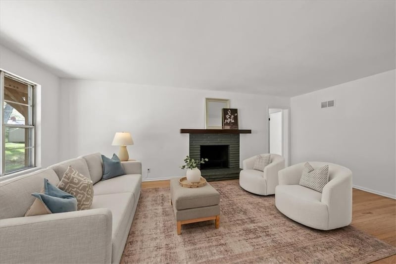 8125 Summit St, Kansas City, MO 64114