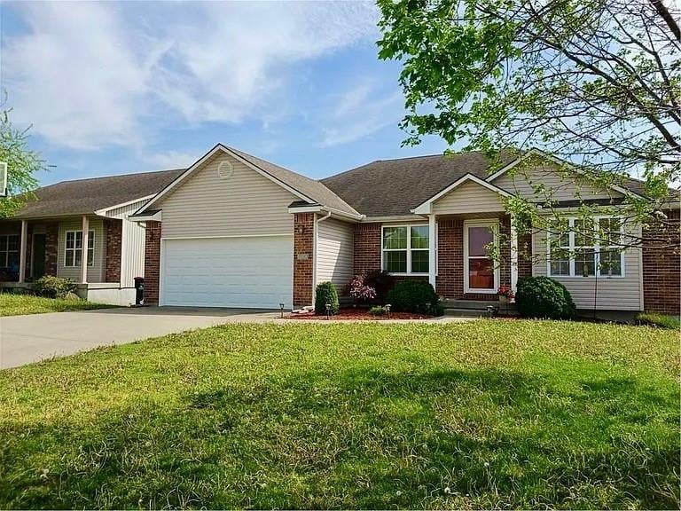 730 Burlington Rd, Warrensburg, MO 64093