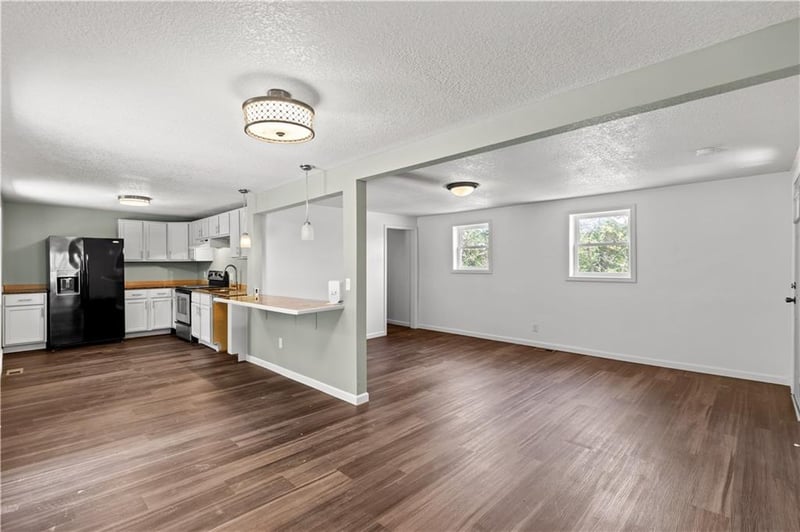 809 Seneca St, Leavenworth, KS 66048