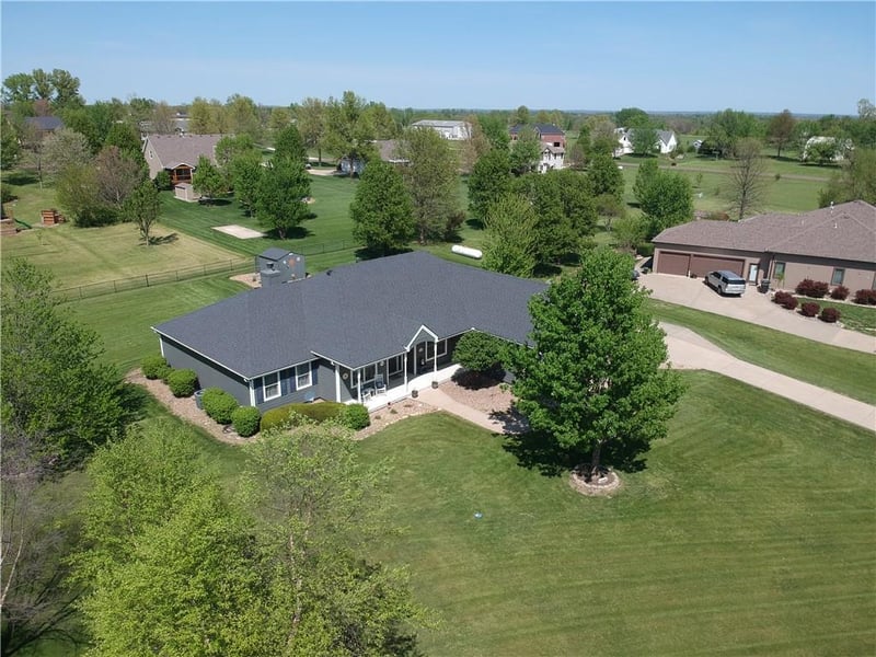 16264 Nicole Ln, Leavenworth, KS 66048