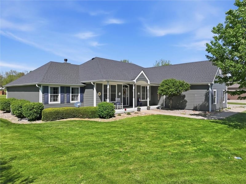 16264 Nicole Ln, Leavenworth, KS 66048