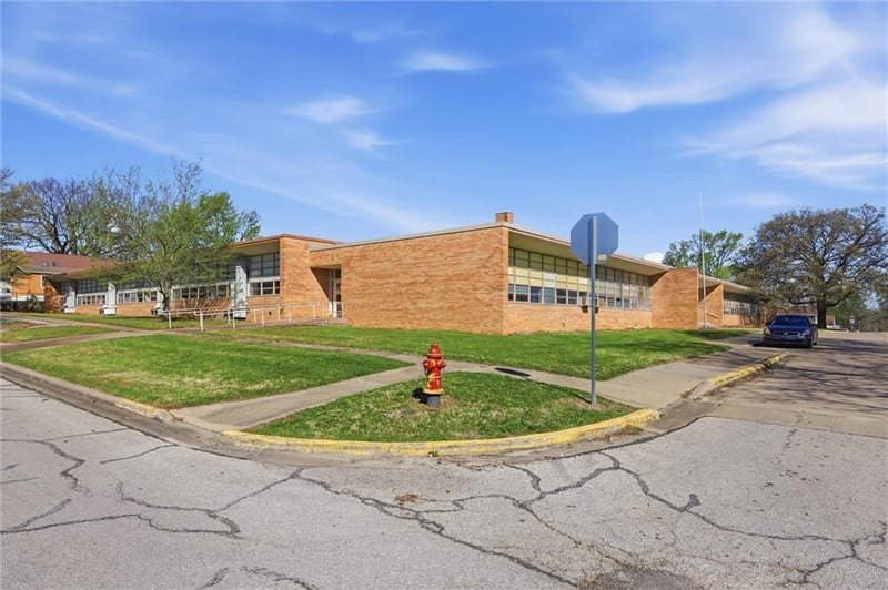 1009 Pacific Ave, Osawatomie, KS 66064