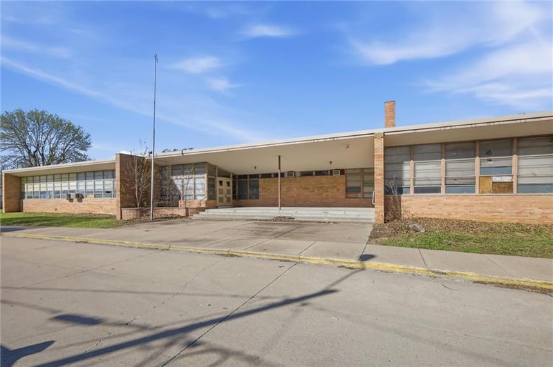 1009 Pacific Ave, Osawatomie, KS 66064