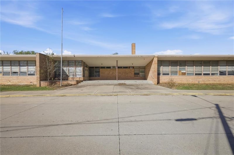 1009 Pacific Ave, Osawatomie, KS 66064