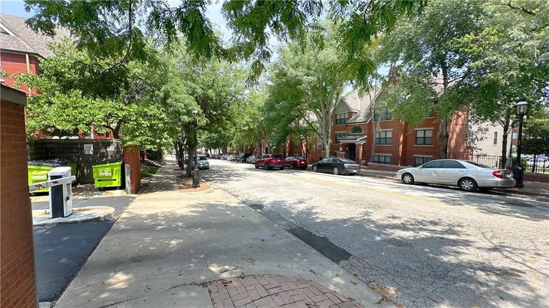 504 10th St #504, Kansas City, MO 64105