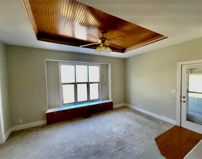 22367 Madison St, Spring Hill, KS 66083
