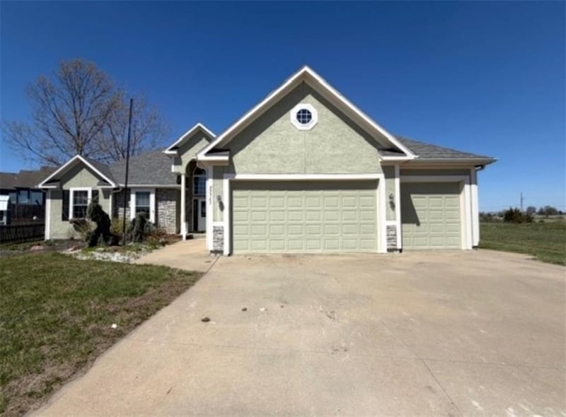 22367 Madison St, Spring Hill, KS 66083