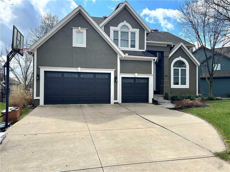 11911 Noland St, Overland Park, KS 66213