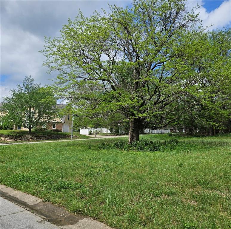 13400 53rd Ter, Kansas City, MO 64133