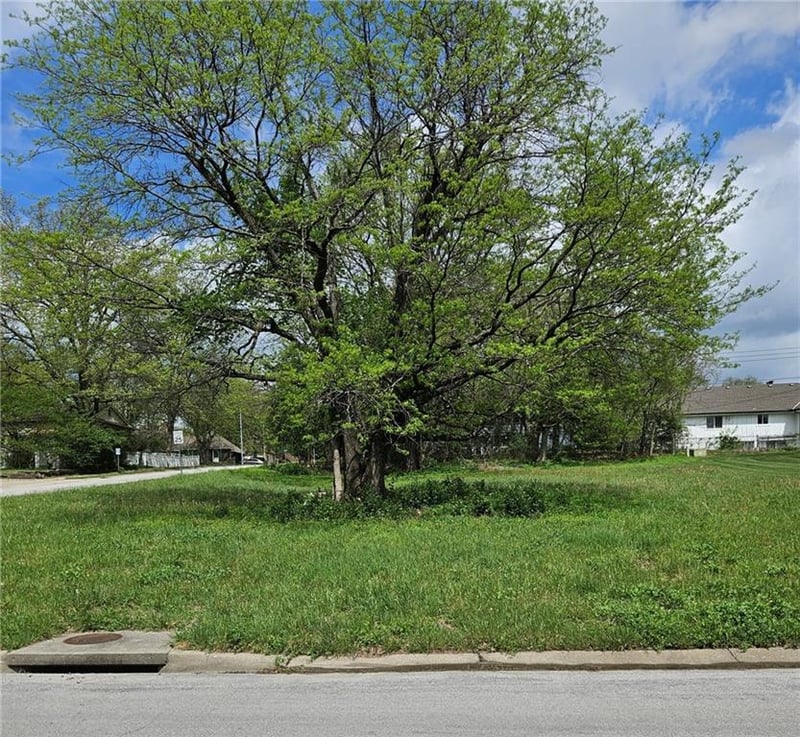 13400 53rd Ter, Kansas City, MO 64133