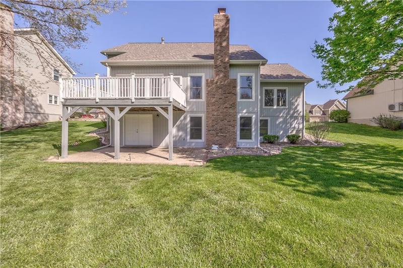 168 Canyon View Dr, Lansing, KS 66043