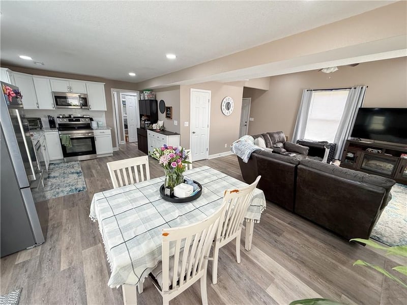 210 Franklin St, Raymore, MO 64083