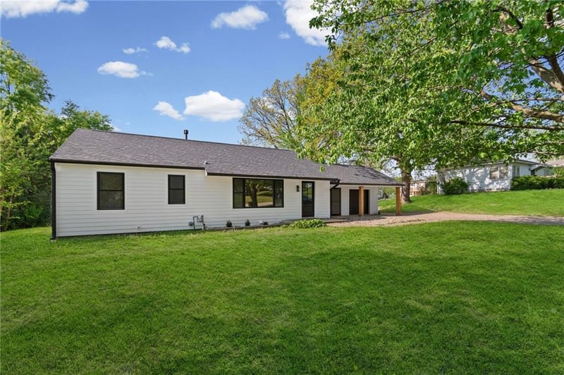 405 6th St, Carrollton, MO 64633