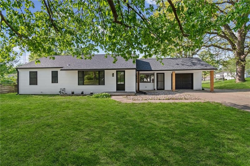 405 6th St, Carrollton, MO 64633