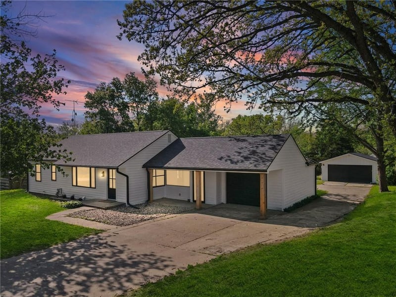 405 6th St, Carrollton, MO 64633