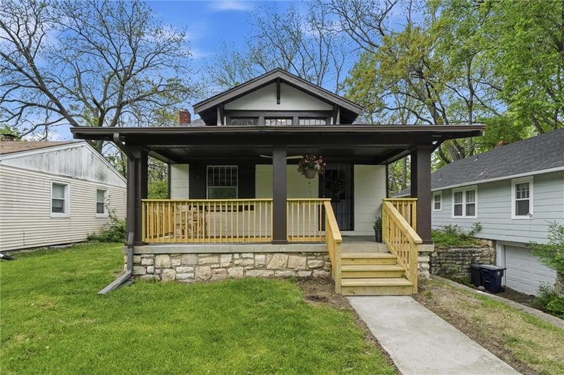 6112 Tracy Ave, Kansas City, MO 64110