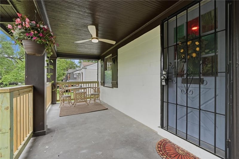 6112 Tracy Ave, Kansas City, MO 64110