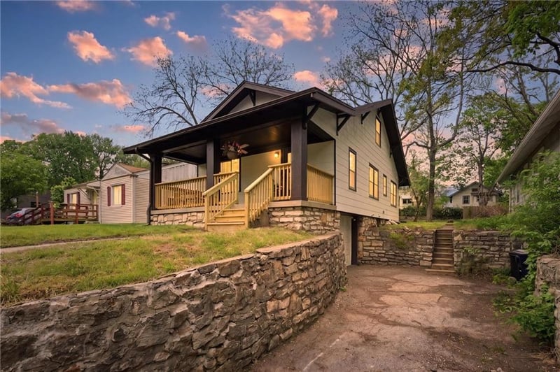 6112 Tracy Ave, Kansas City, MO 64110