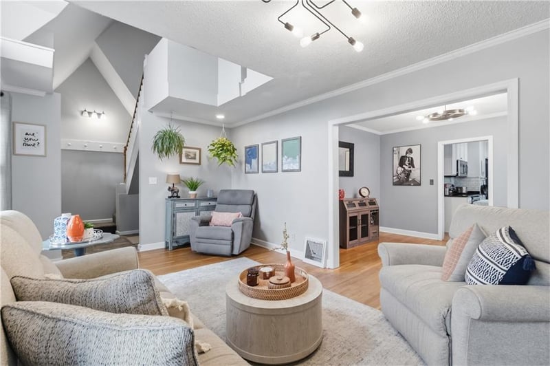 7244 Baltimore Ave, Kansas City, MO 64114