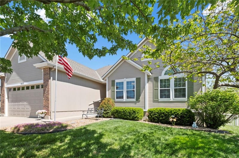 803 Cindy Ln, Raymore, MO 64083