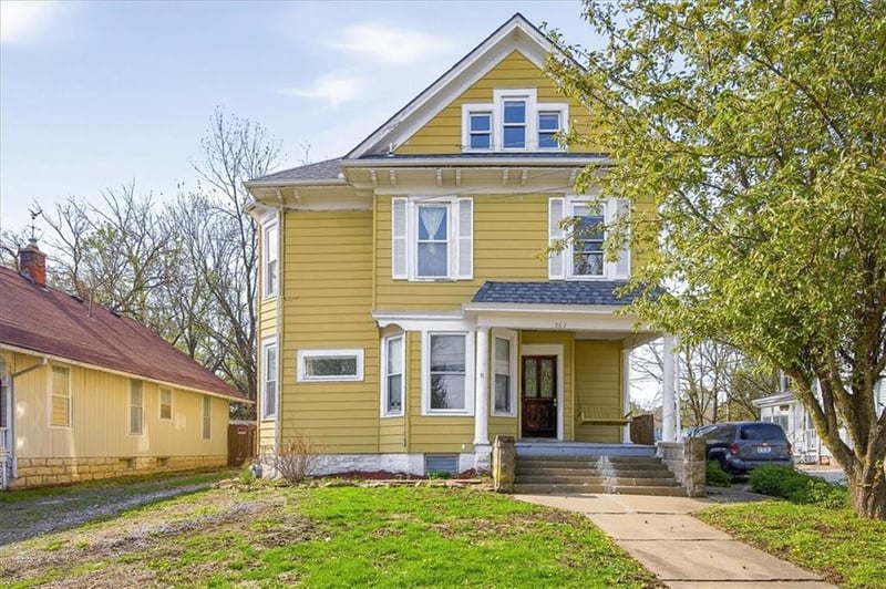 563 Park St, Olathe, KS 66061