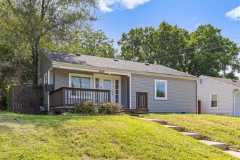 2409 N 10th St, Kansas City, KS 66104