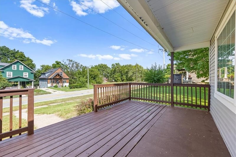 2409 N 10th St, Kansas City, KS 66104