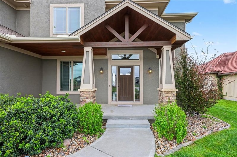 12706 Laci Cir, Lee's Summit, MO 64086