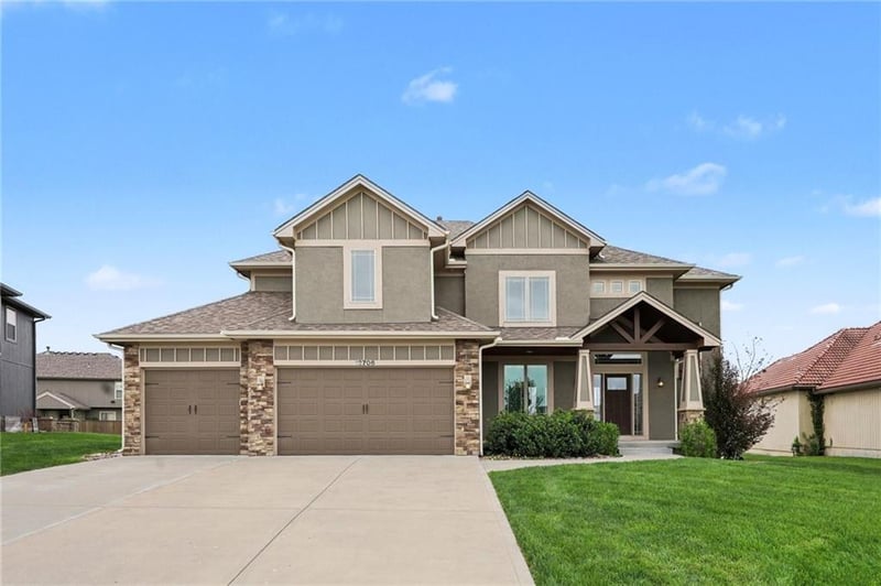 12706 Laci Cir, Lee's Summit, MO 64086