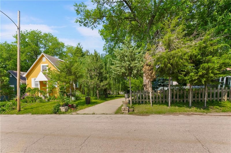 1870 27th St, Kansas City, KS 66104