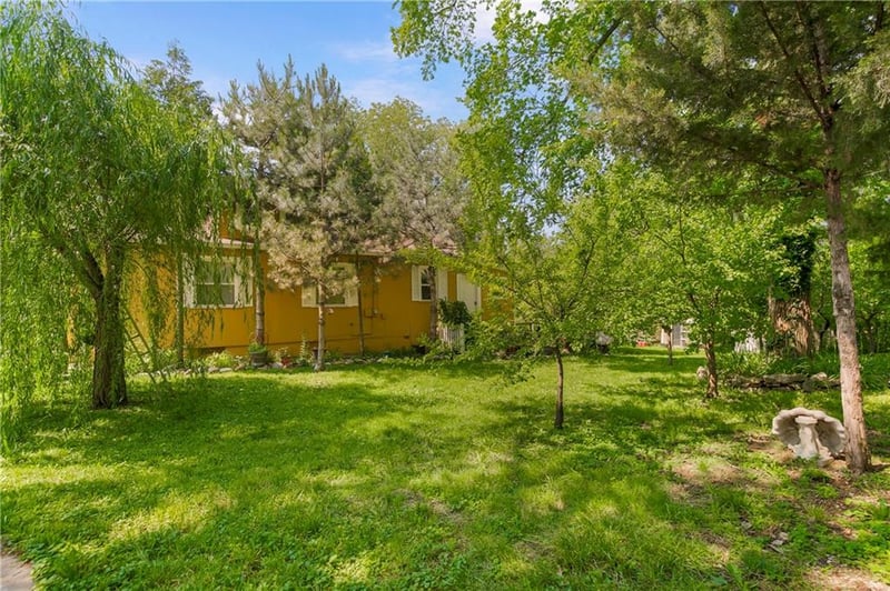 1870 27th St, Kansas City, KS 66104